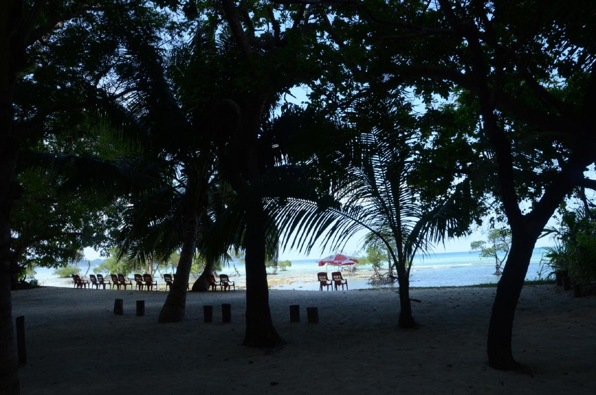 Coconhuts Beach Resort Lakshmanpur Ngoại thất bức ảnh